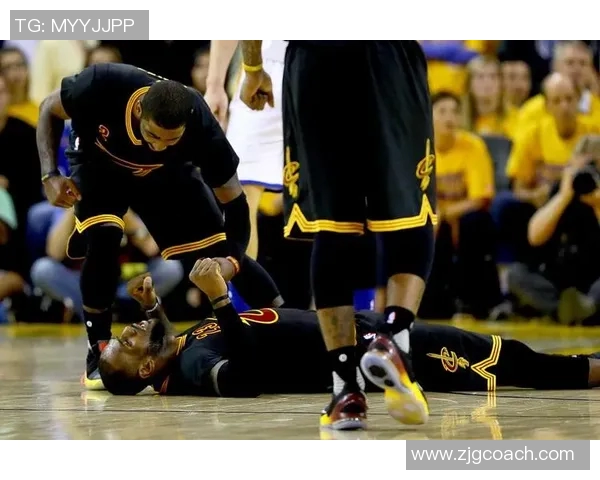 2016年NBA总决赛骑士勇士对决回顾与精彩瞬间分析