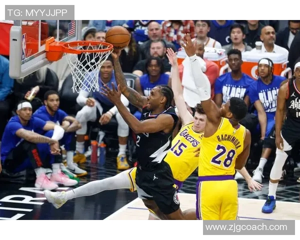 快船与爵士激战26日谁将赢得这场西部对决的胜利