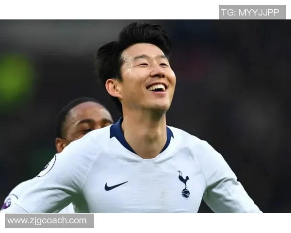 库尔图瓦:从守门员到传奇的足球之路与背后的故事 库尔图瓦:从守门员到传奇的足球之路与背后的故事