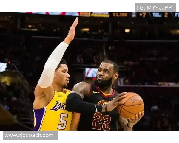 湖人对决马刺精彩纷呈赛季焦点之战引发球迷热议 湖人对决马刺精彩纷呈赛季焦点之战引发球迷热议