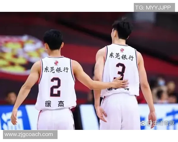 胡明轩的篮球之路:从少年梦想到职业赛场的辉煌历程与成长故事 胡明轩的篮球之路:从少年梦想到职业赛场的辉煌历程与成长故事