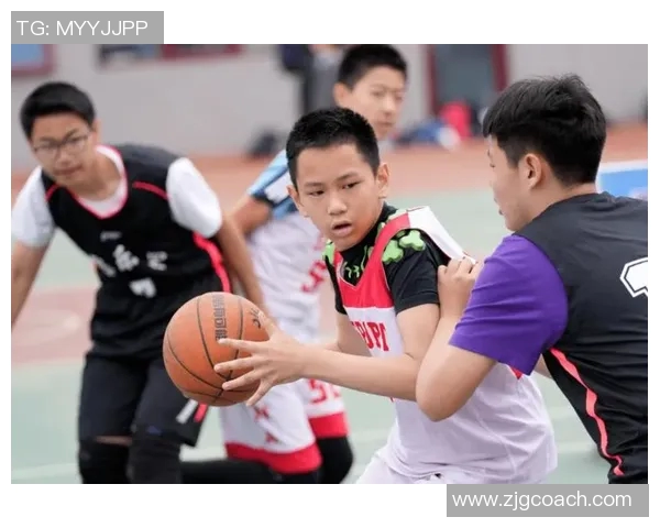 杨伟回顾篮球生涯的点滴故事与心路历程分享