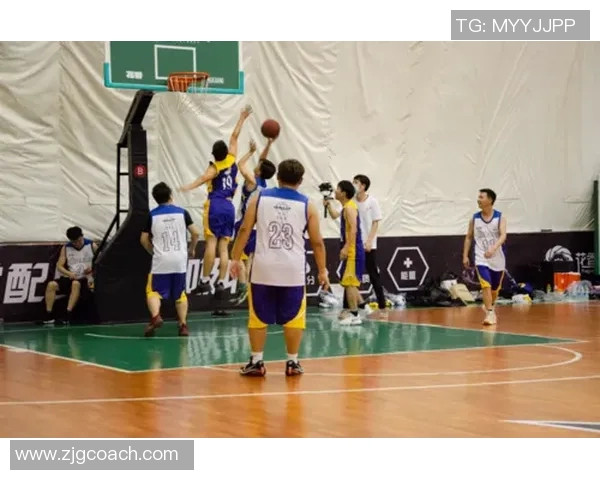 广州篮球队团队协作深度解析与其他球队的对比研究